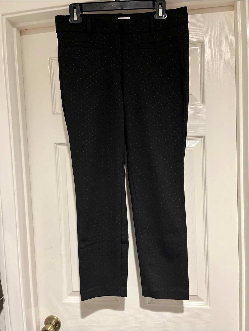 Kenar Black Straight-Leg Women's Jeans with Subtle Dot Texture